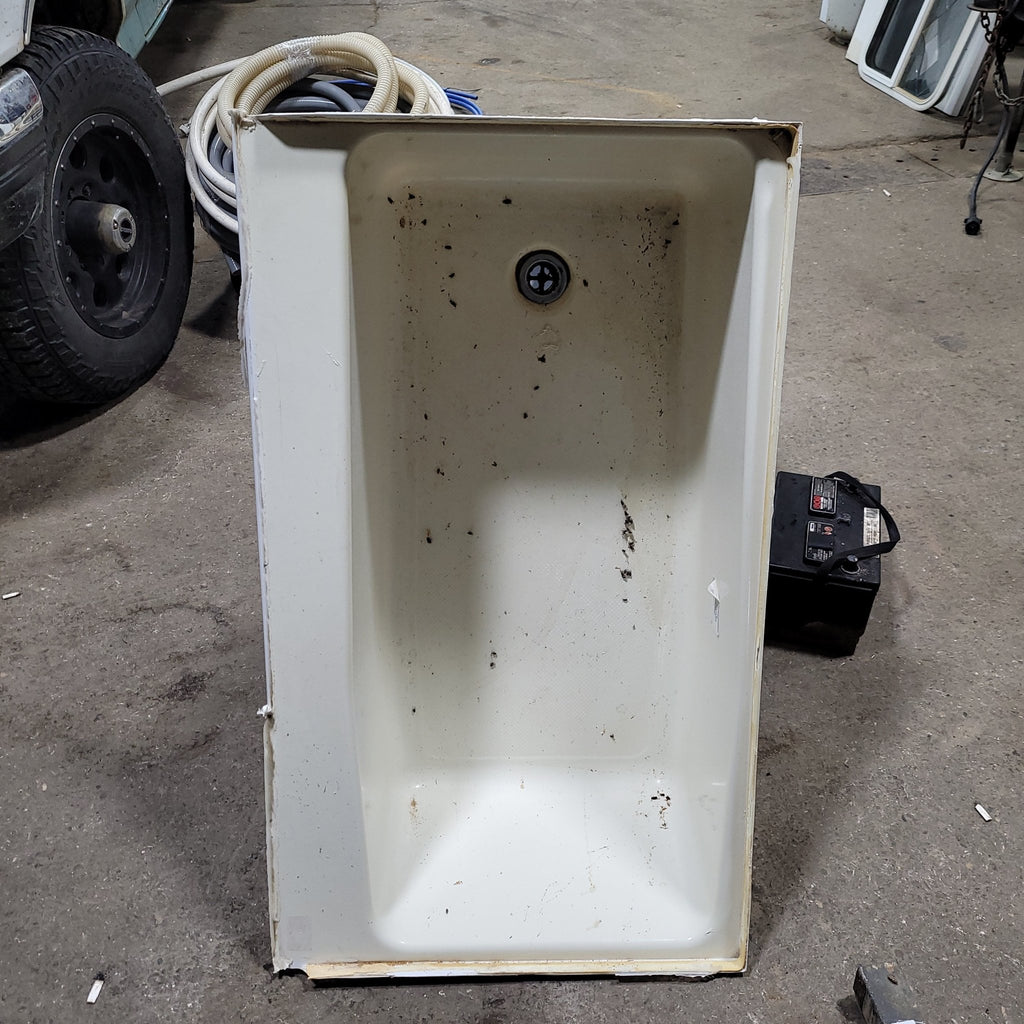 Used RV Bath Tub 41” x 24” LHD Tub - Young Farts RV Parts