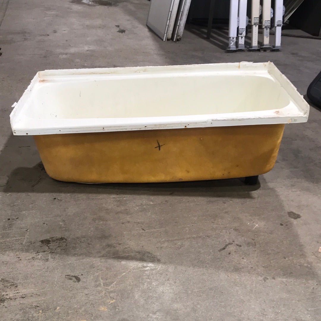 Used RV Bath Tub 43” L x 22 W ” RH Drain - Young Farts RV Parts