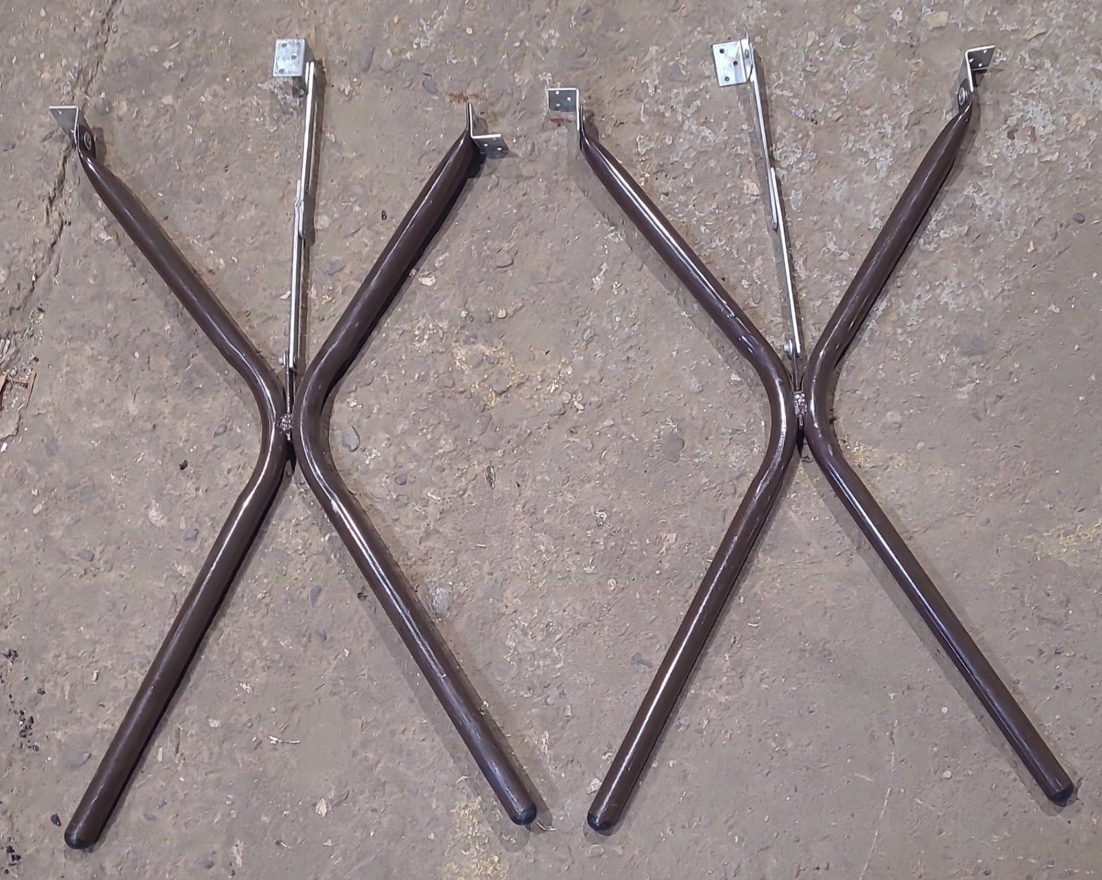 Used RV Folding Table Leg Set 26 1/4