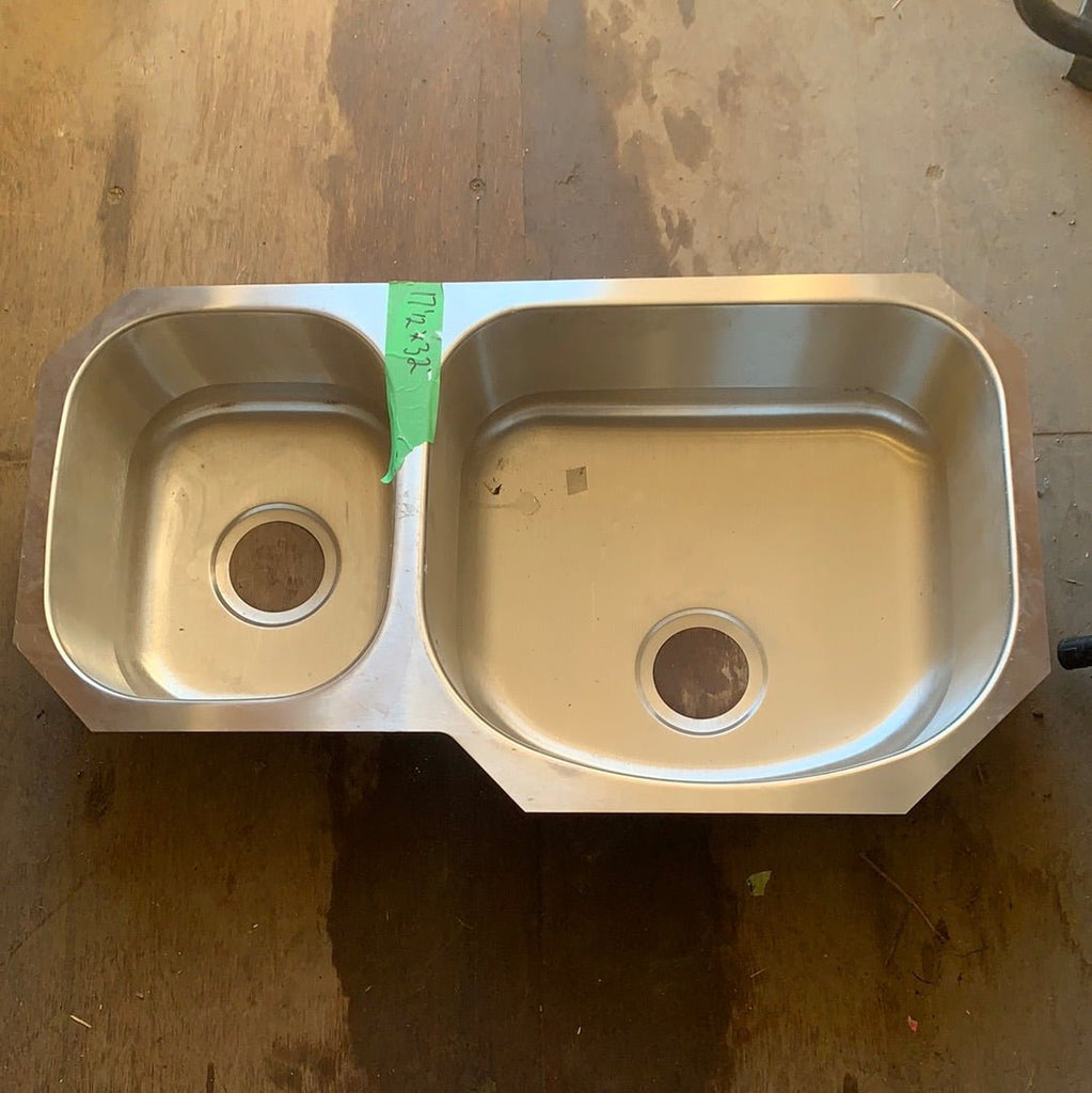 Used RV Kitchen Sink 32” W X 18” L - Young Farts RV Parts