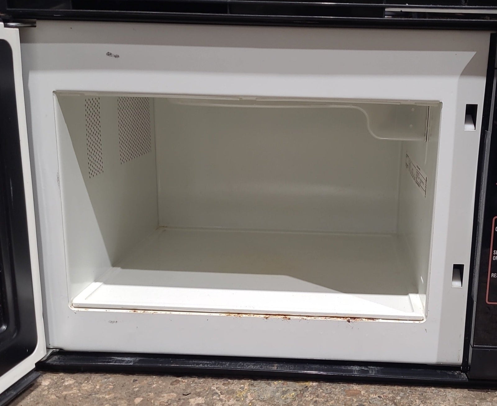 Used RV Microwave 20 1/2