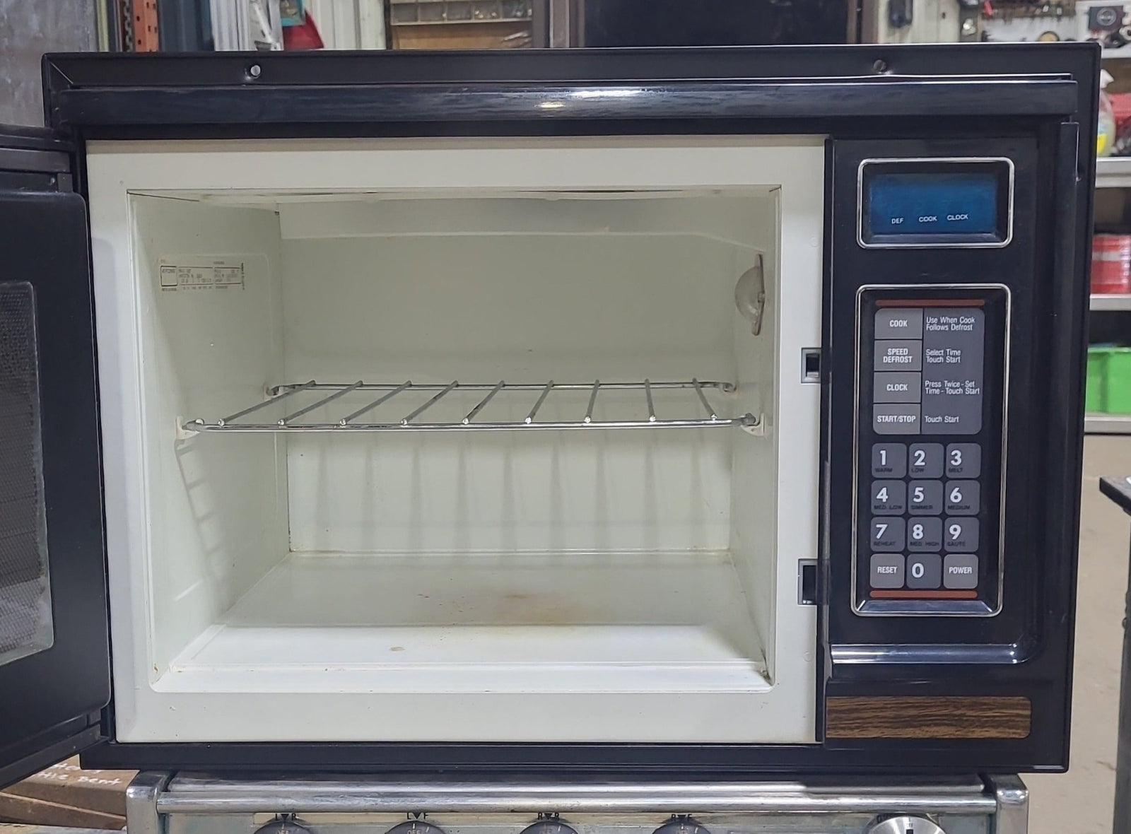 Used RV Microwave Magic Chef 21 3/4