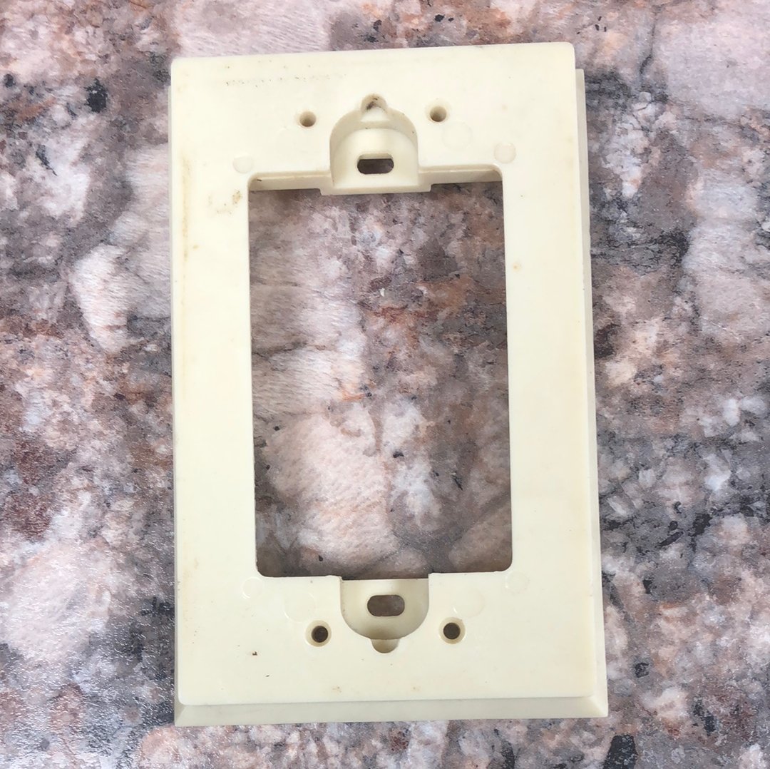 Used RV Receptacle Wall / Face Plate - Young Farts RV Parts