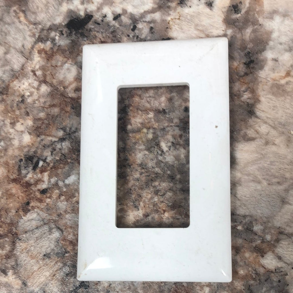 Used RV Receptacle Wall / Face Plate - Young Farts RV Parts