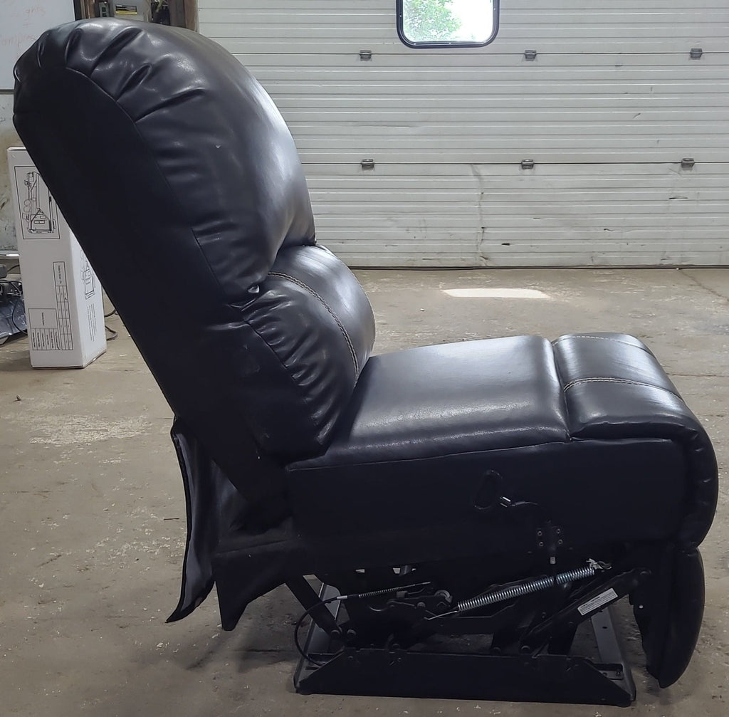 Used RV Recliner | Center Piece - Young Farts RV Parts
