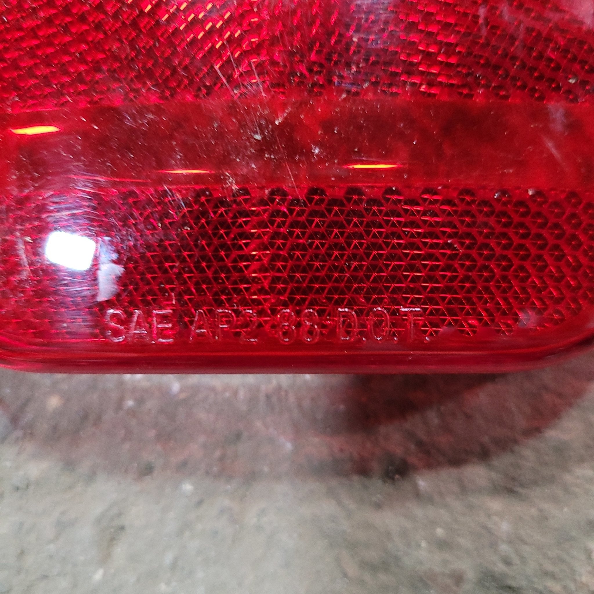 Used SAE AP2 88 DOT Marker Lights - Young Farts RV Parts