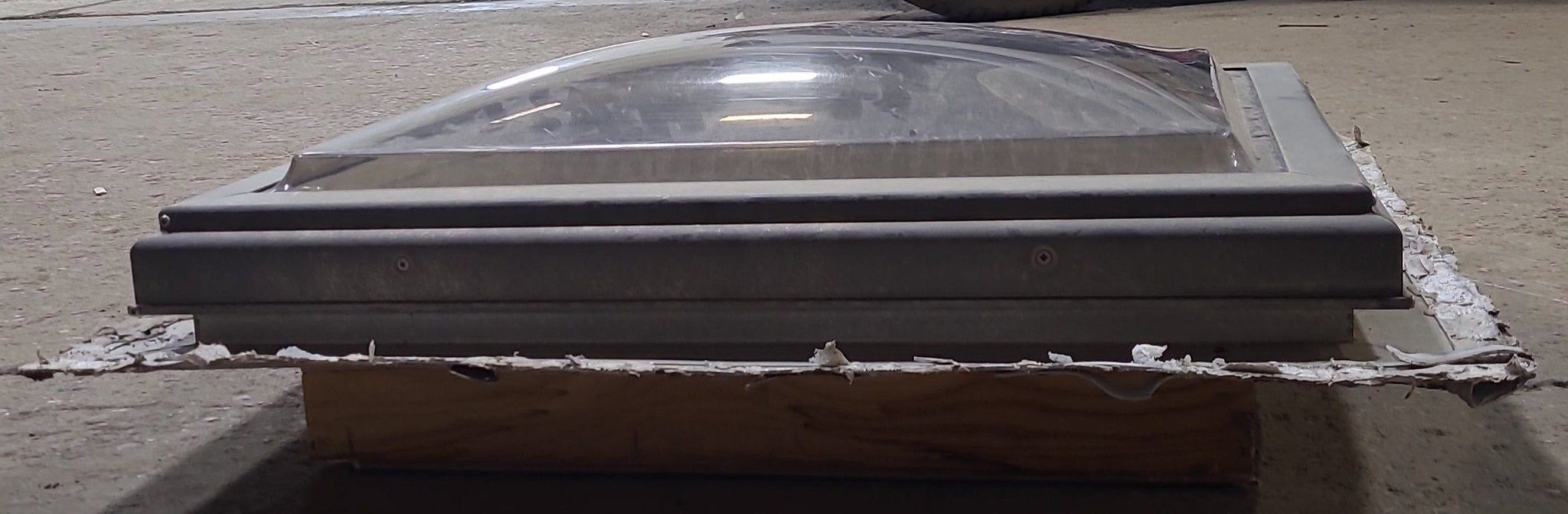 Used Skylight 27 1/2" X 31 1/2" (with inner skylight) - Young Farts RV Parts