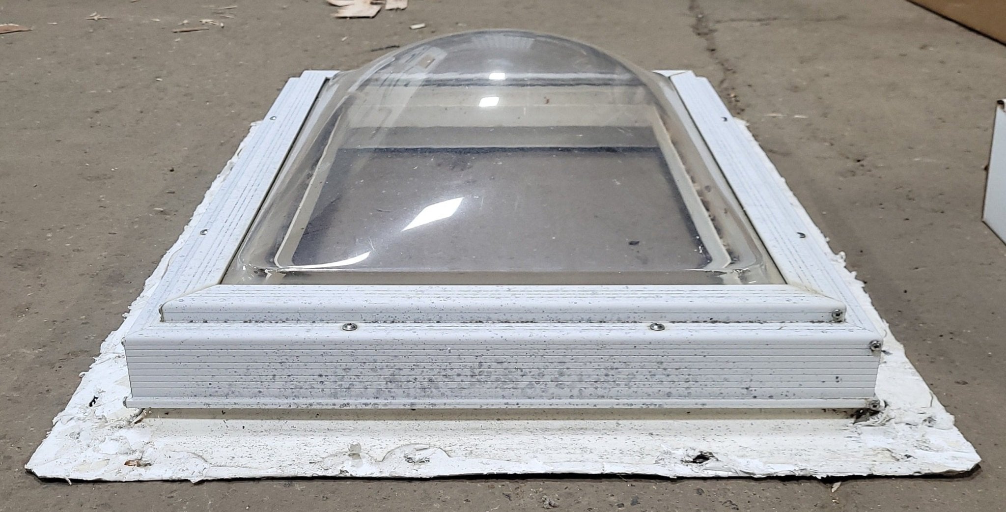 Used Skylight 31 1/2" X 23 1/2" (with inner skylight) - Young Farts RV Parts