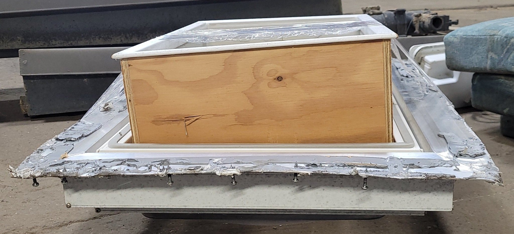 Used Skylight 31 1/4" X 23 1/2" (with inner skylight) - Young Farts RV Parts