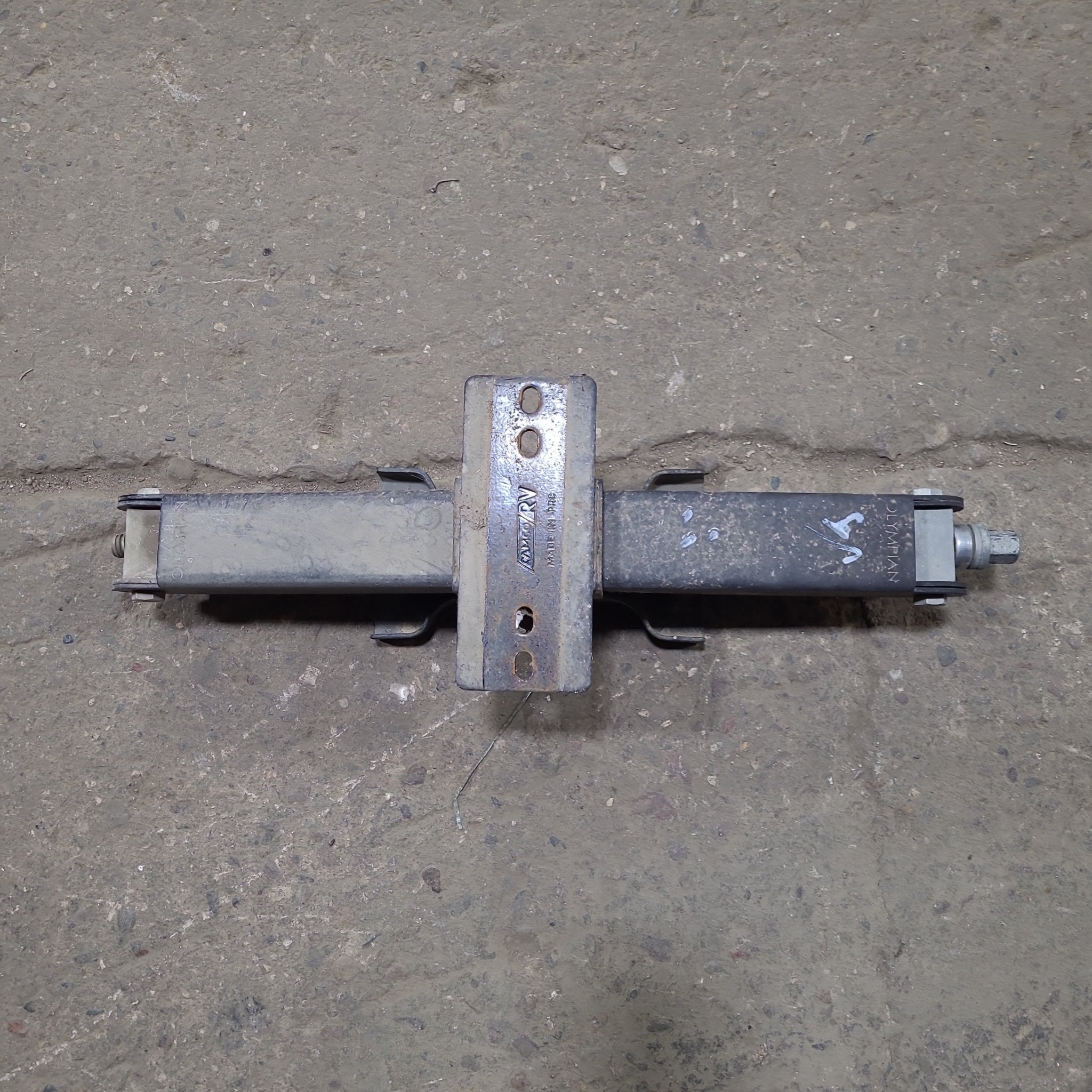 Used Stabilizer Jack 22" - Young Farts RV Parts