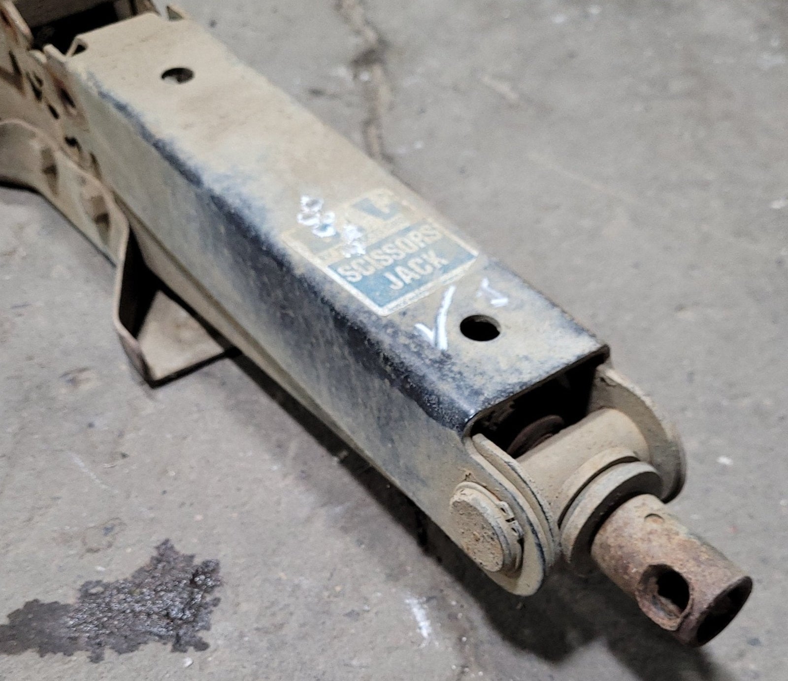 Used Stabilizer Jack 24