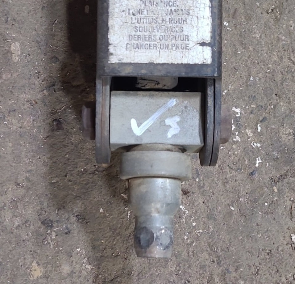 Used Stabilizer Jack 29