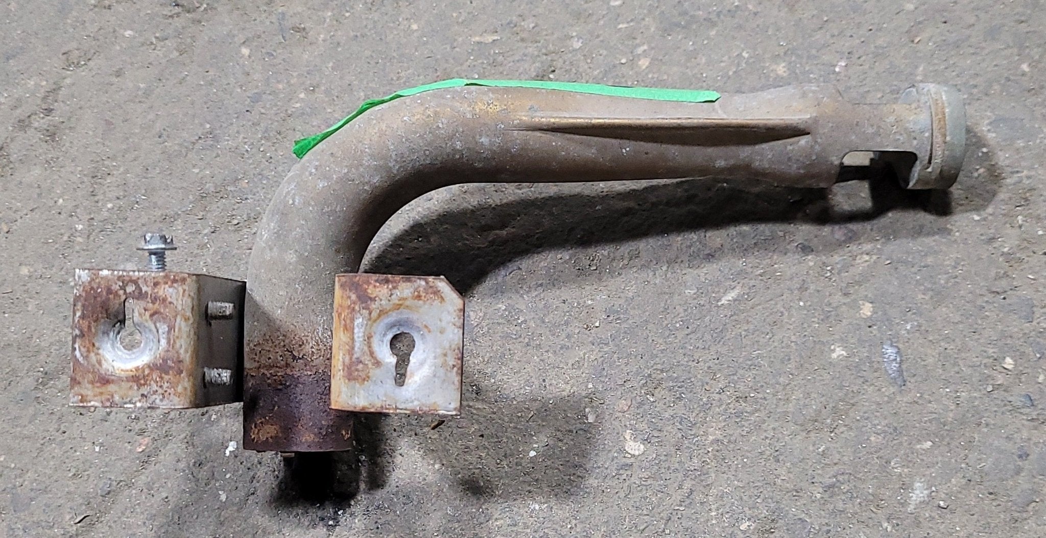 Used Suburban Burner Assembly and Burner Hat Bracket (011030 & 063917) - Young Farts RV Parts