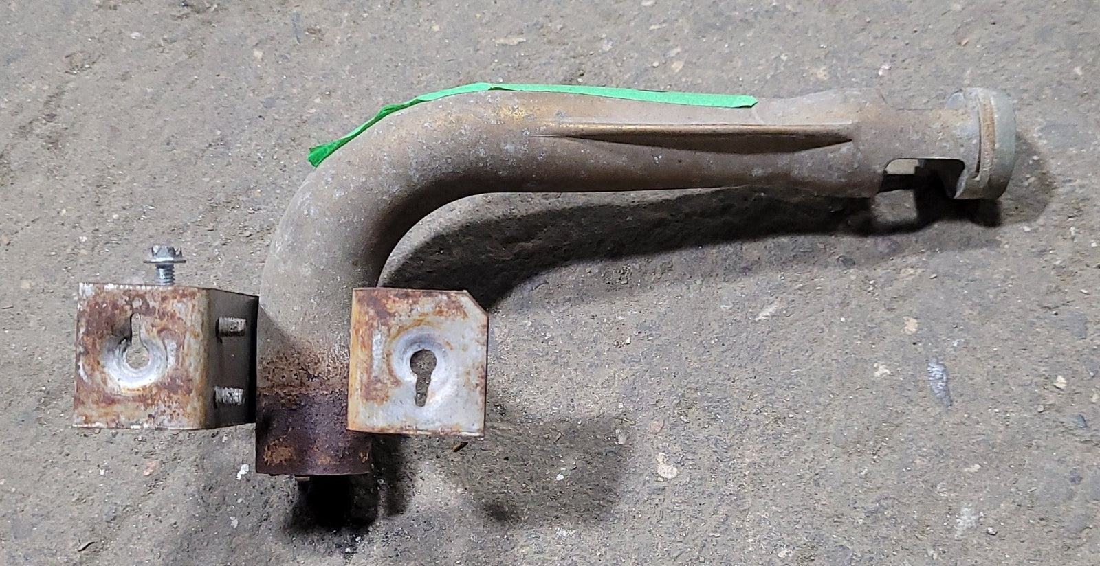 Used Suburban Burner Assembly and Burner Hat Bracket (011030 & 063917) - Young Farts RV Parts