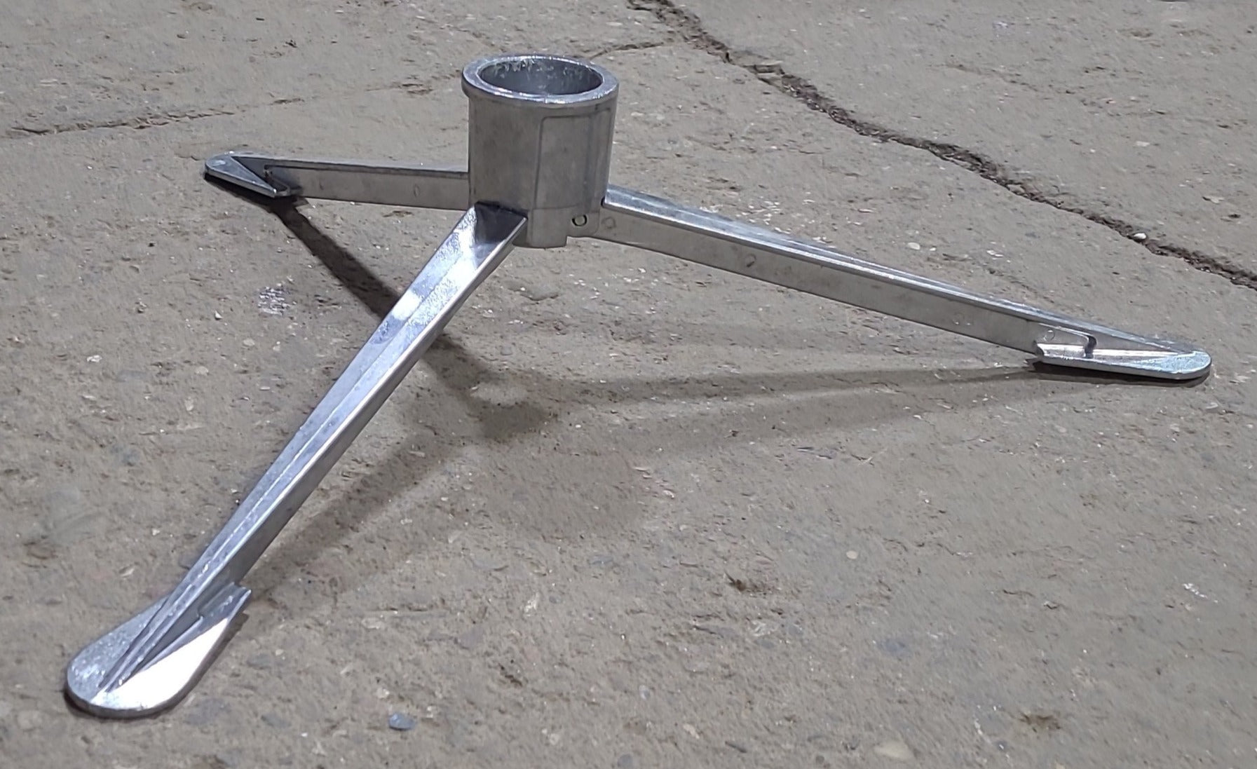 Used Table Leg Tripod - Young Farts RV Parts