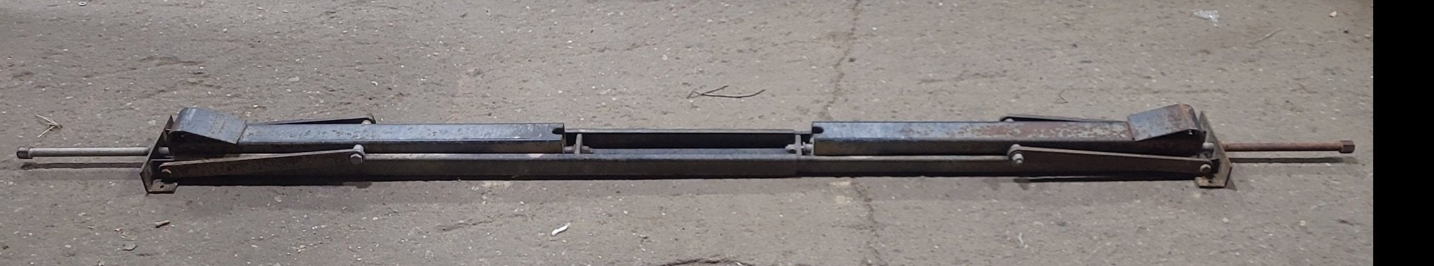 Used Telescopic Stabilizer Jack 84" - Young Farts RV Parts