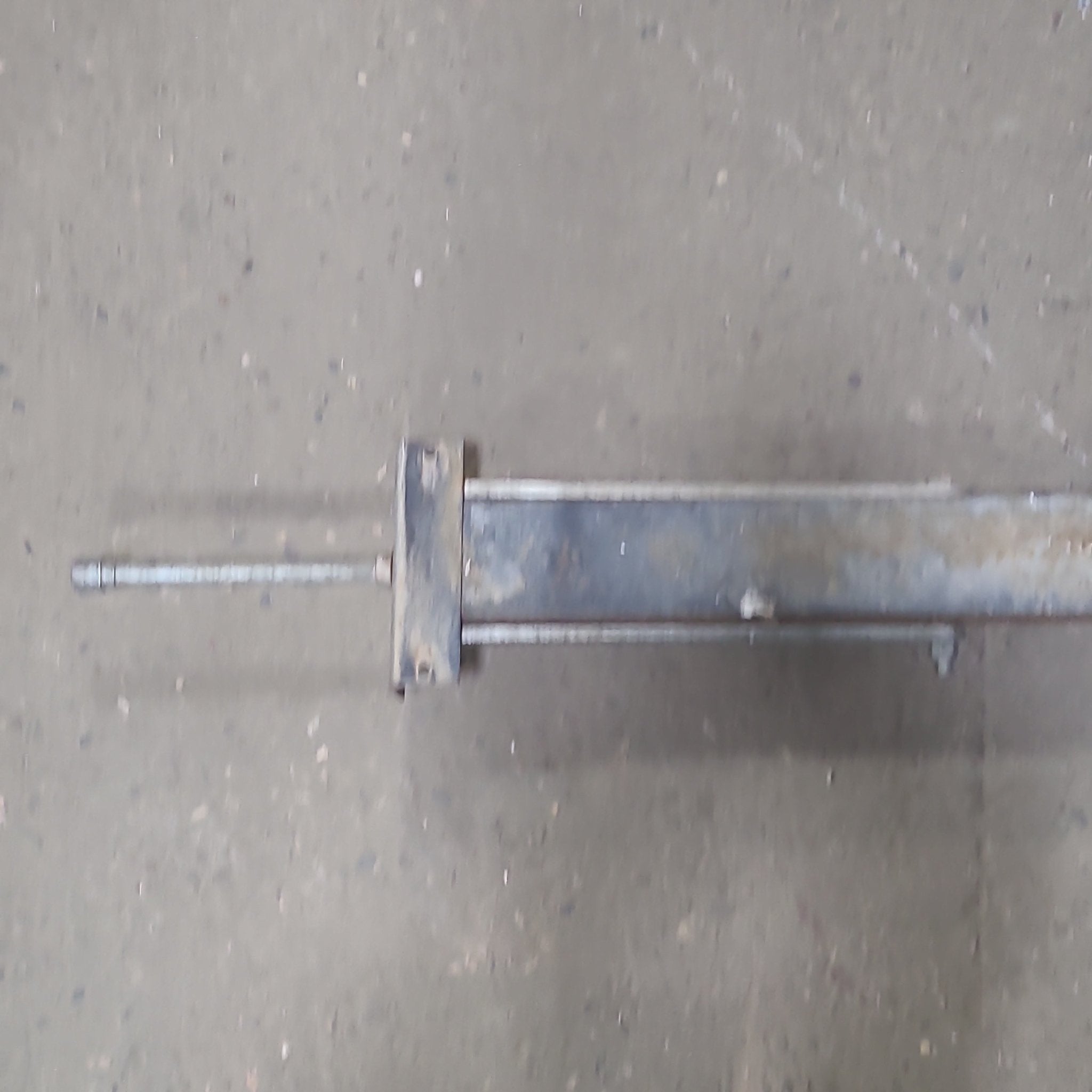 Used Telescopic Stabilizer Jack 88 1/2" - Young Farts RV Parts