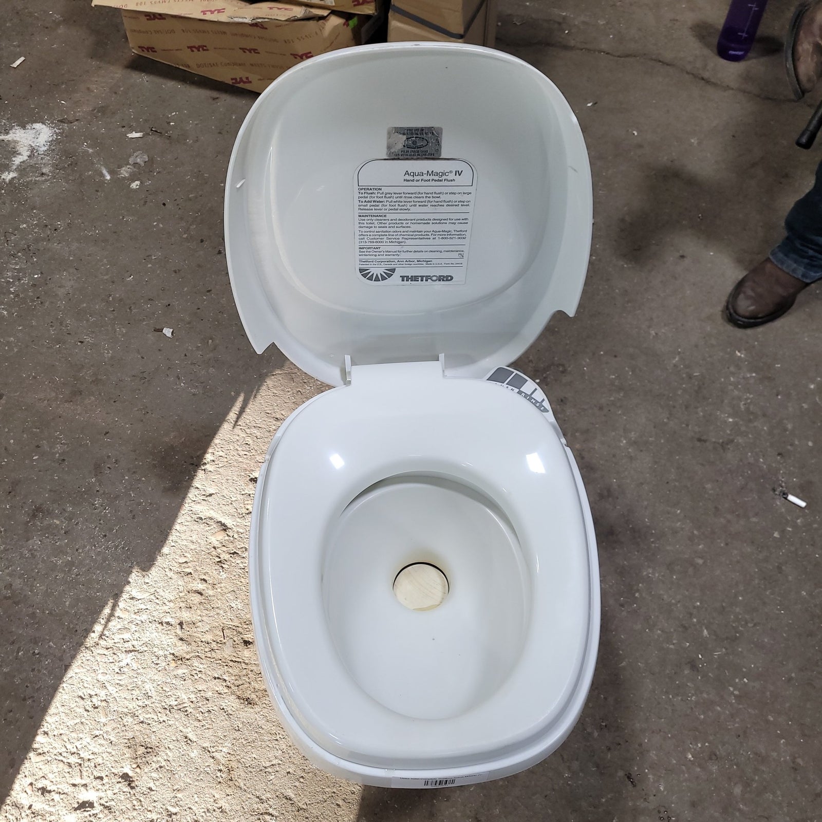 Used Toilet Thetford AQUA MAGIC IV | 24920 - Young Farts RV Parts