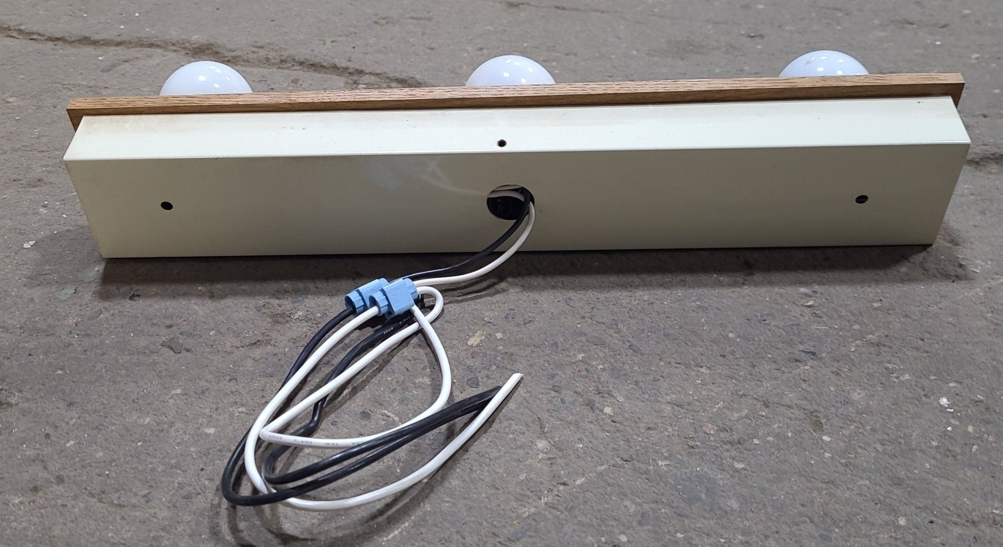 Used Unique Interior Vanity Light - Young Farts RV Parts