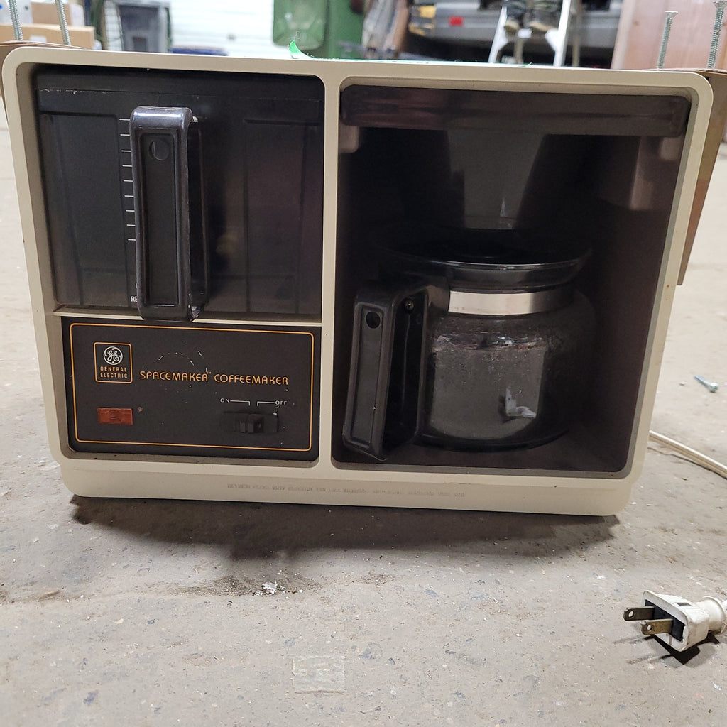 Vintage Black Decker Spacemaker White 12 Cup Filter Under Counter Coffee  Maker