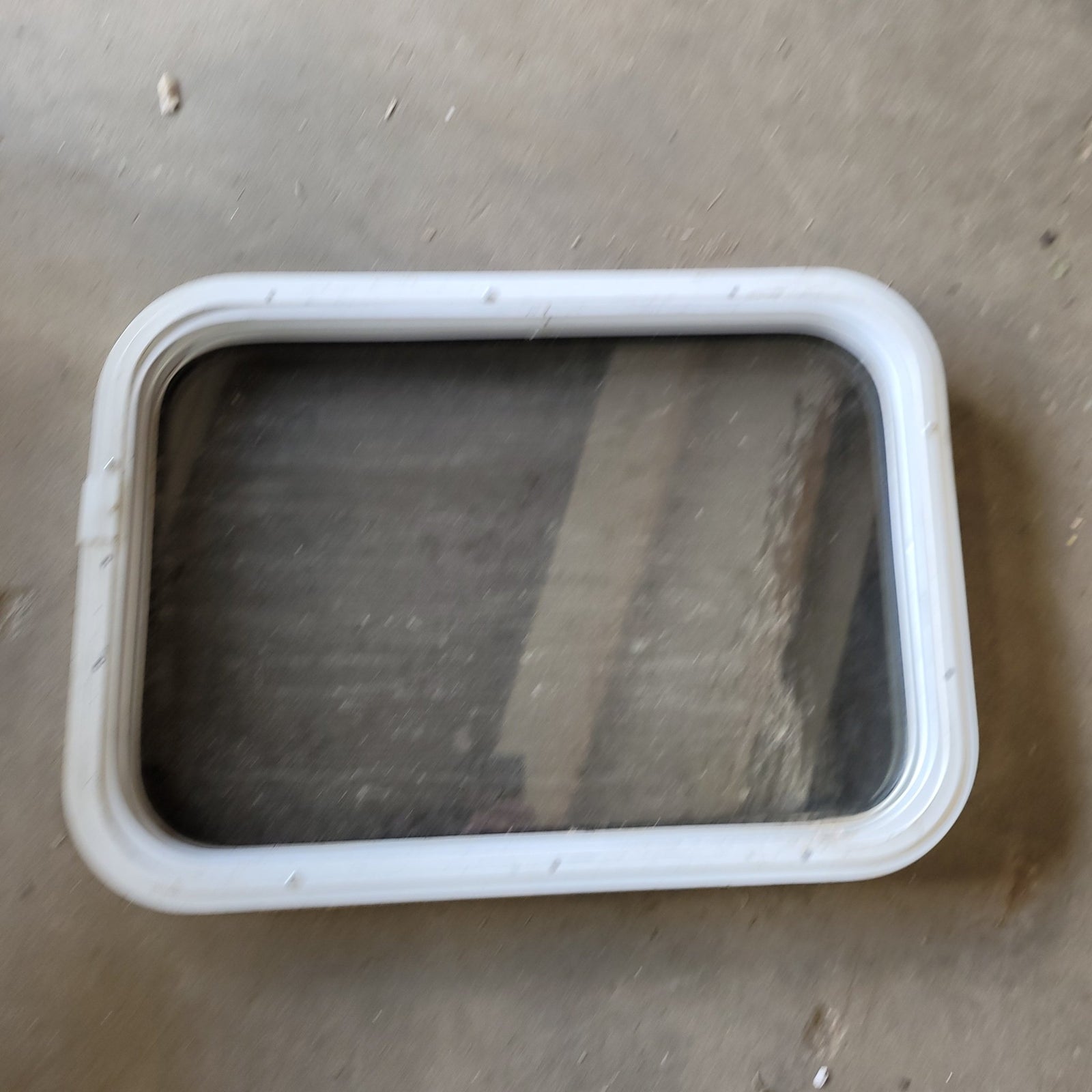 Used White Radius Non-Opening Window : 26 1/2 X 19 X 2