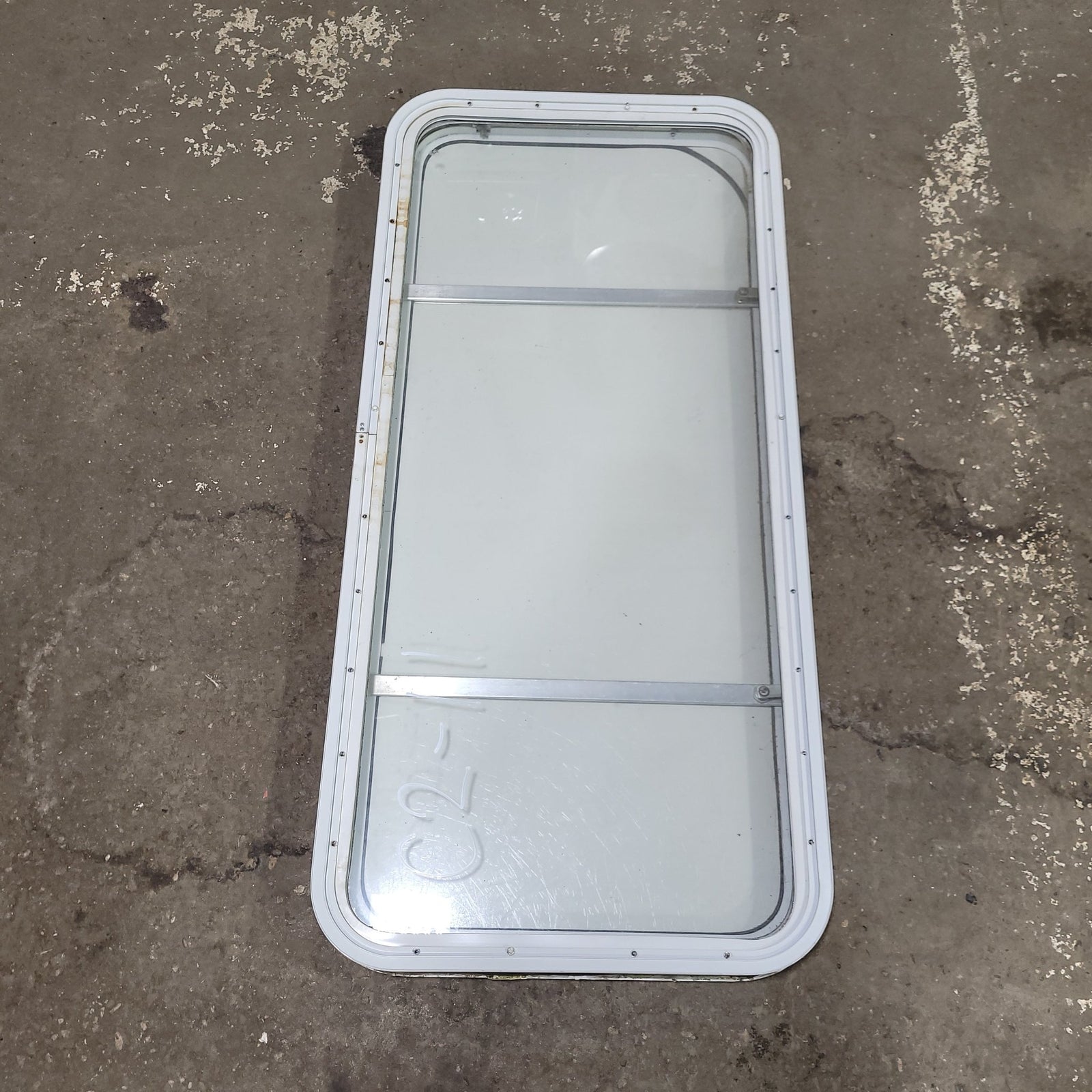 Used White Radius Non-Opening Window With Rock Guard Cover : 47 1/4 X 21 3/4 X 2