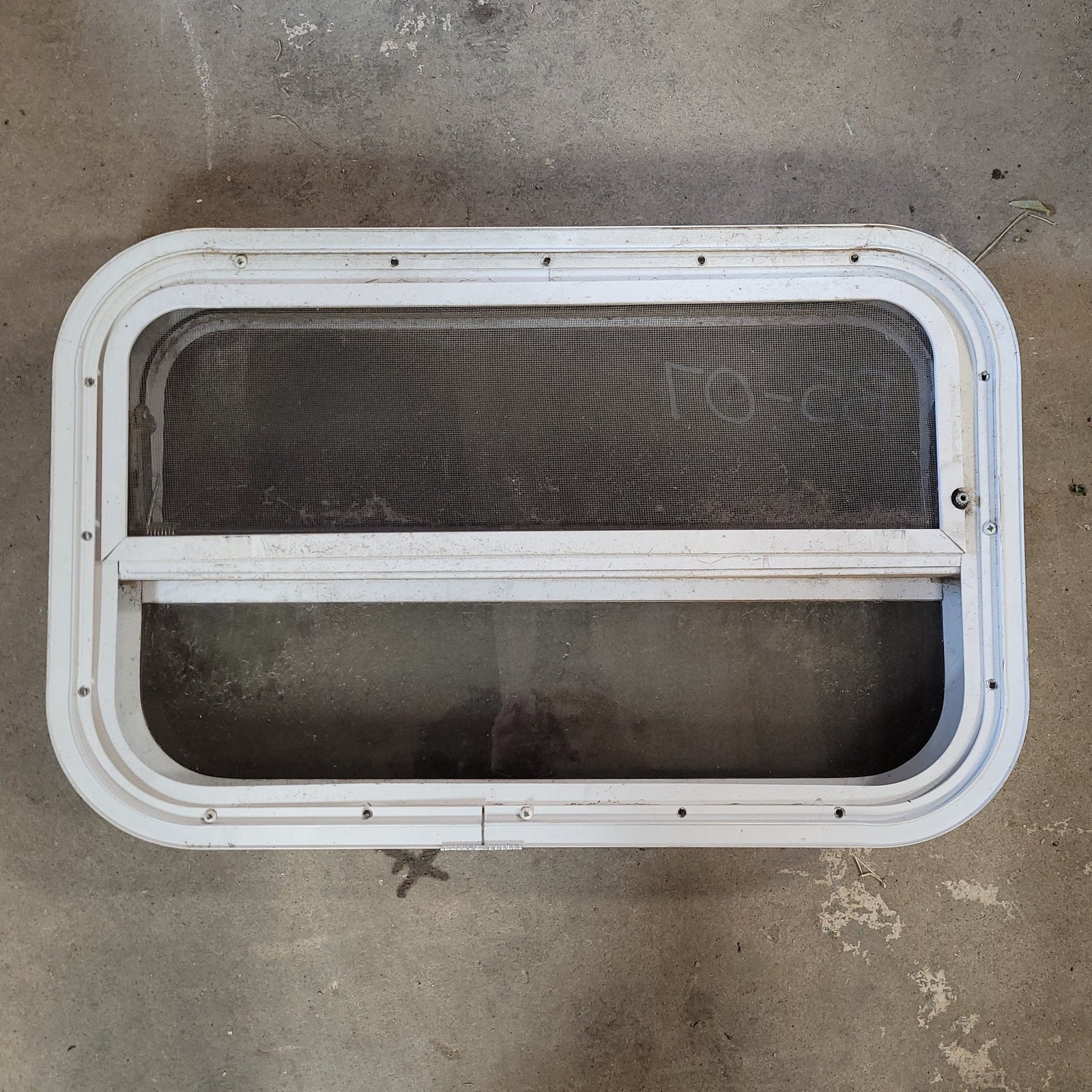 Used White Radius Opening Window : 23 1/2 X 14 1/2 X 2