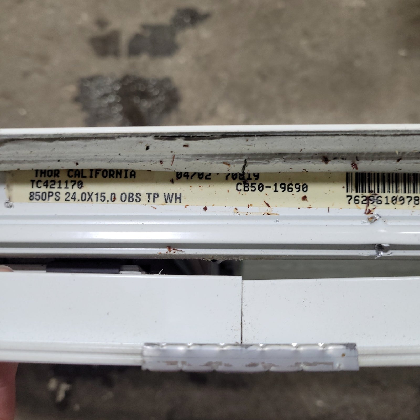 Used White Radius Opening Window : 24