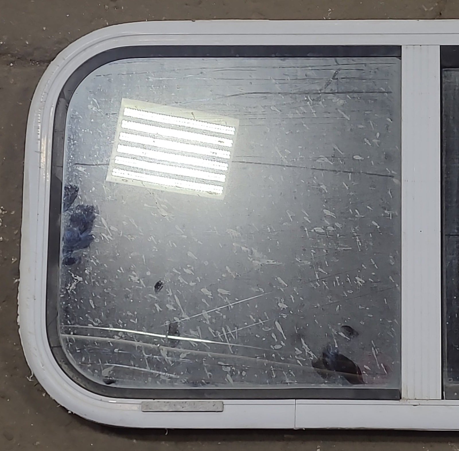 Used White Radius Opening Window : 30
