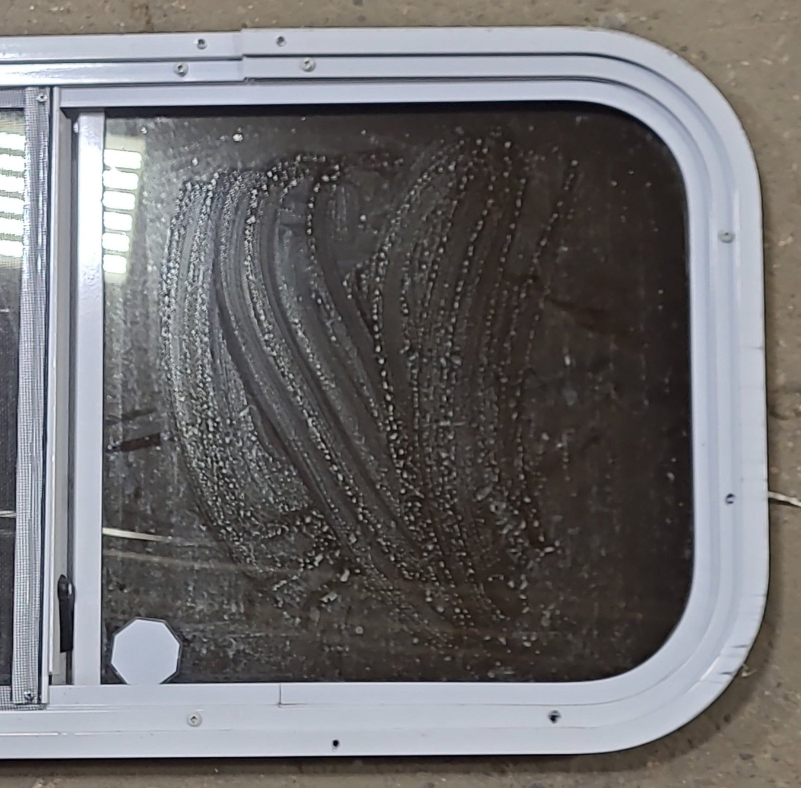 Used White Radius Opening Window : 30