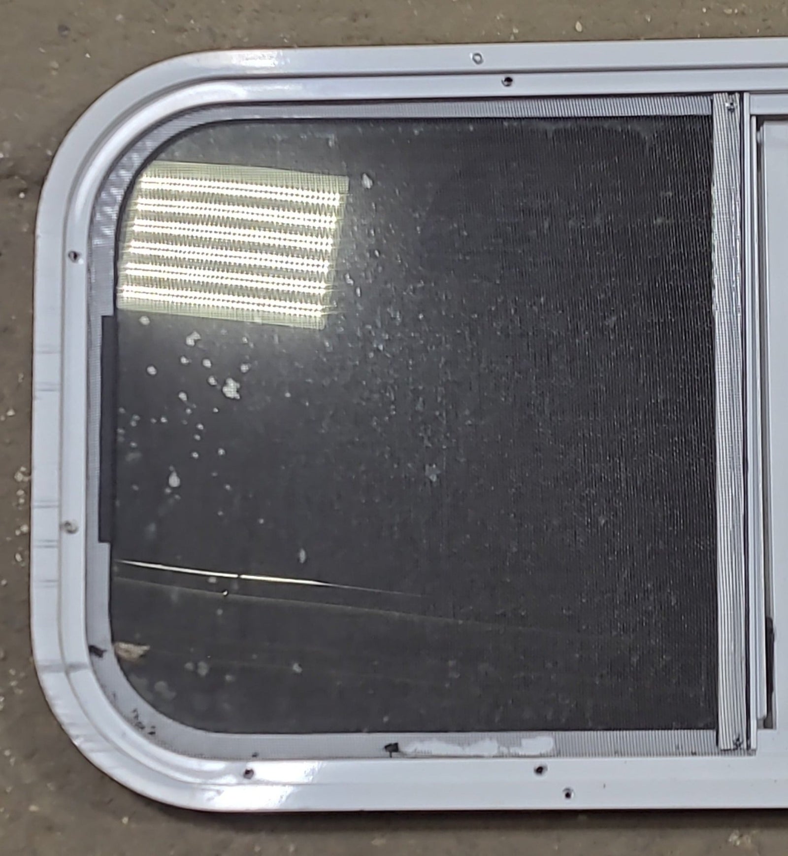 Used White Radius Opening Window : 30