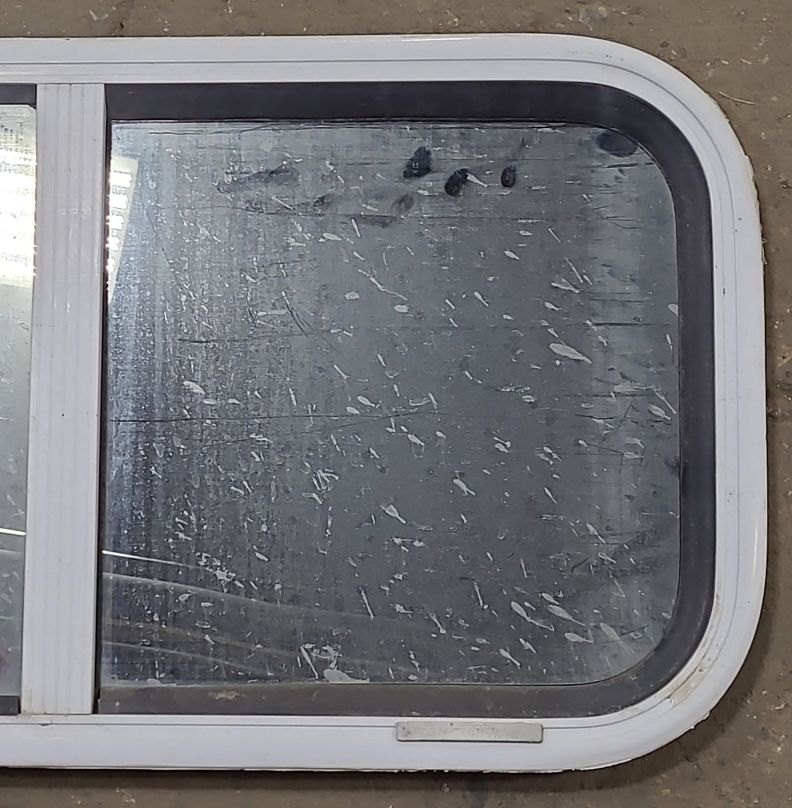 Used White Radius Opening Window : 30