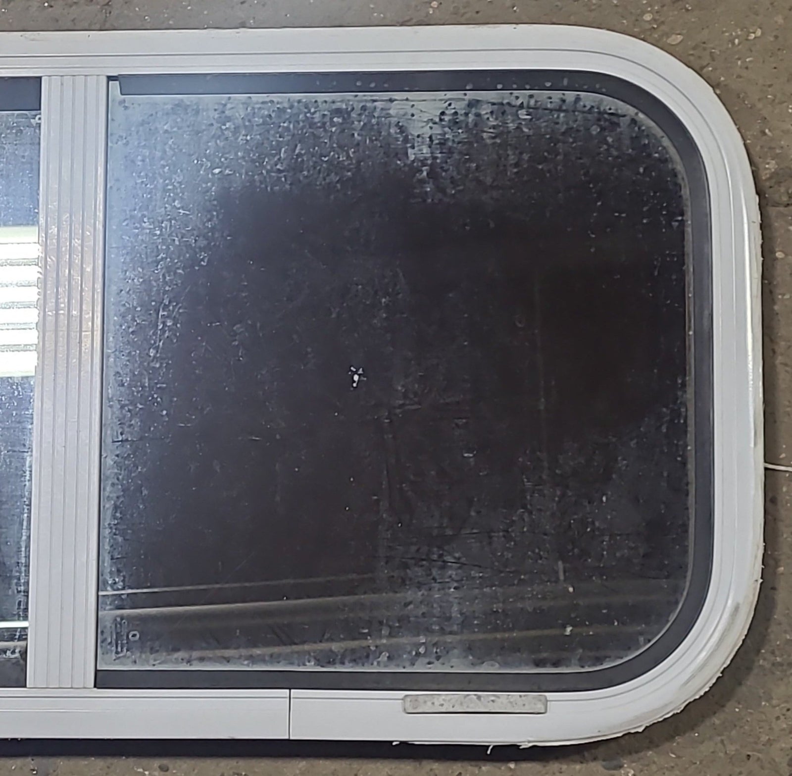 Used White Radius Opening Window : 30