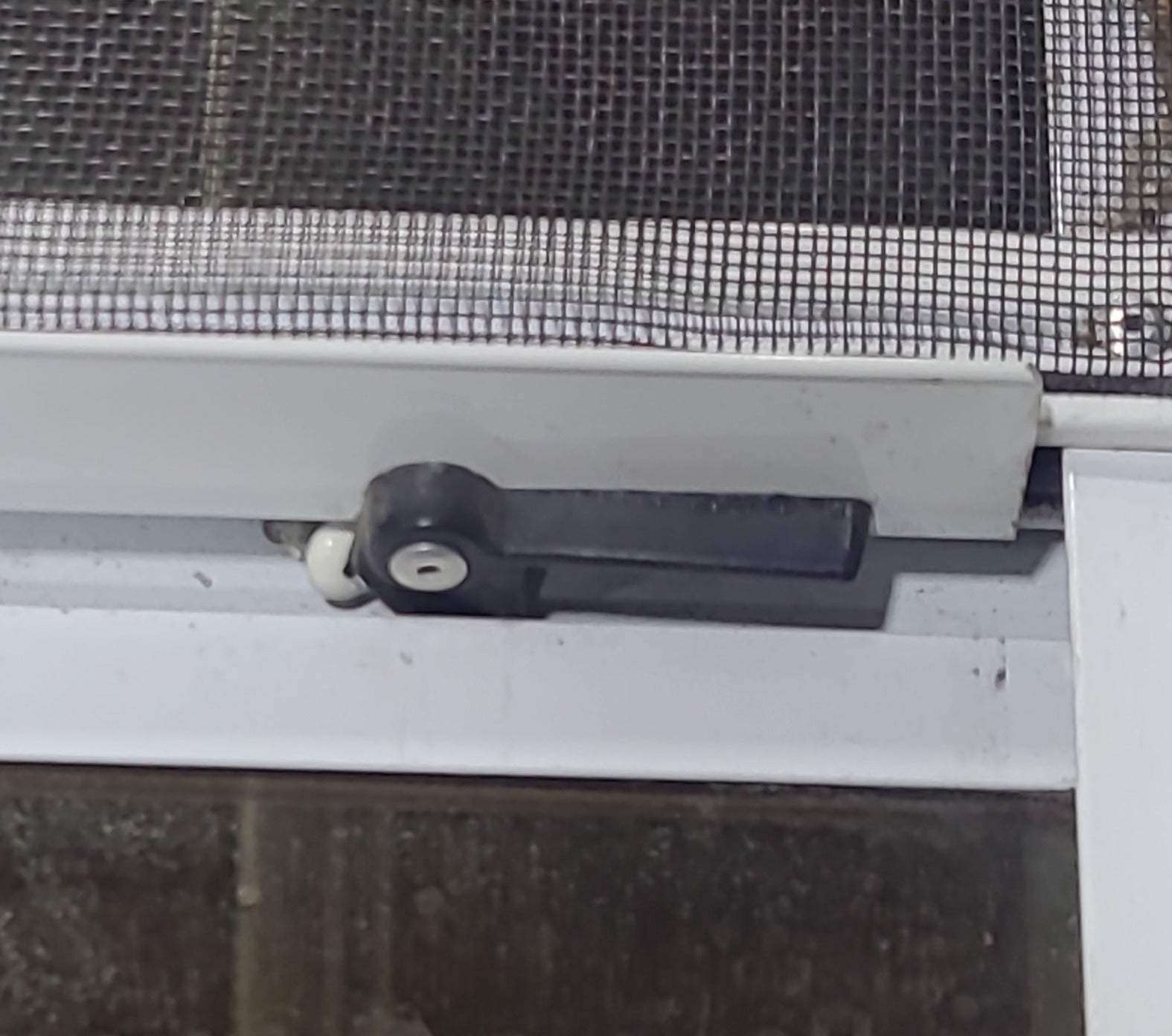 Used White Radius Opening Window : 30