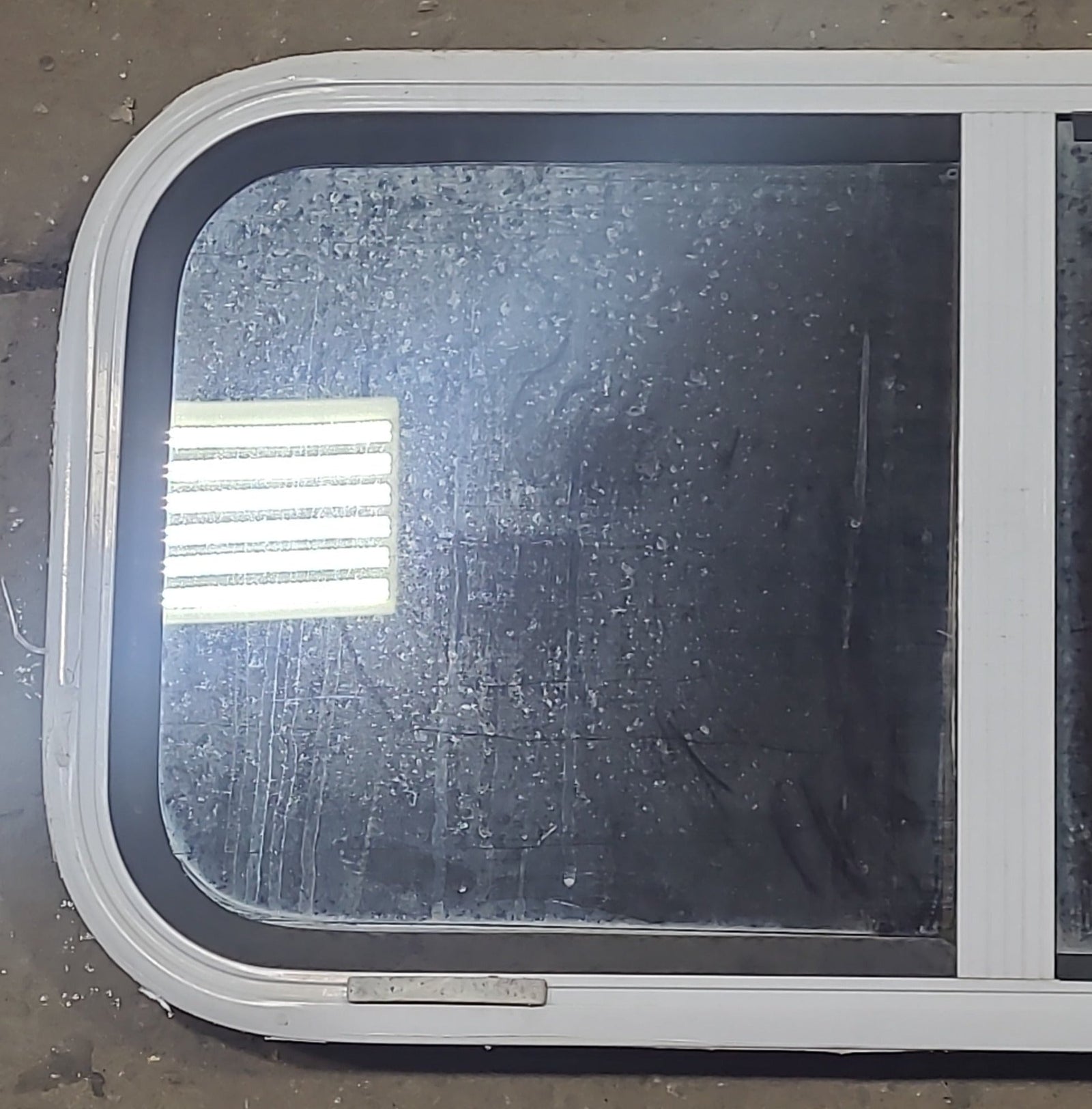 Used White Radius Opening Window : 30