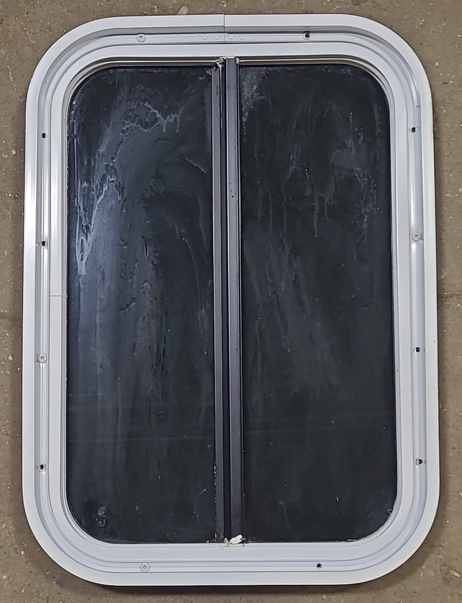 White Radius Non Opening Window : 15 1/4