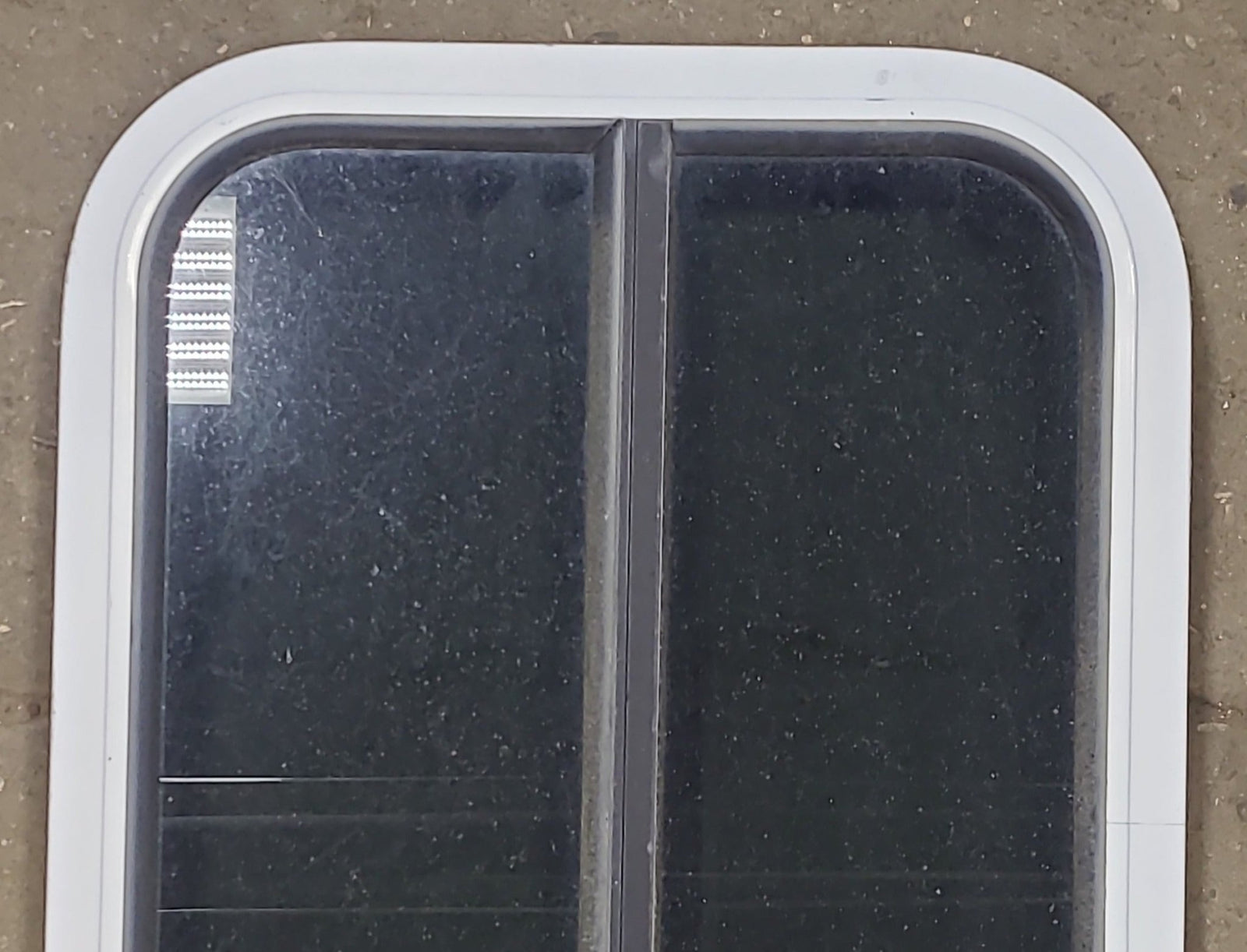 White Radius Non Opening Window : 15 1/4