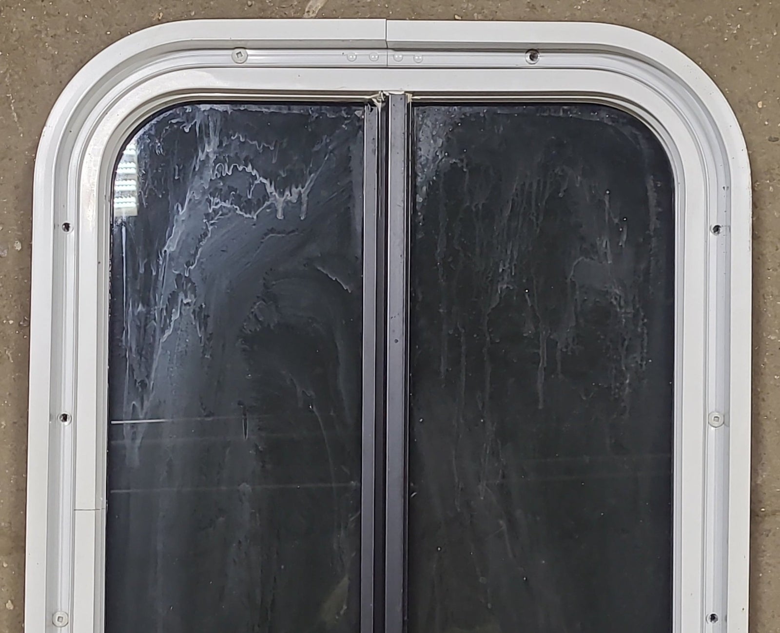 White Radius Non Opening Window : 15 1/4