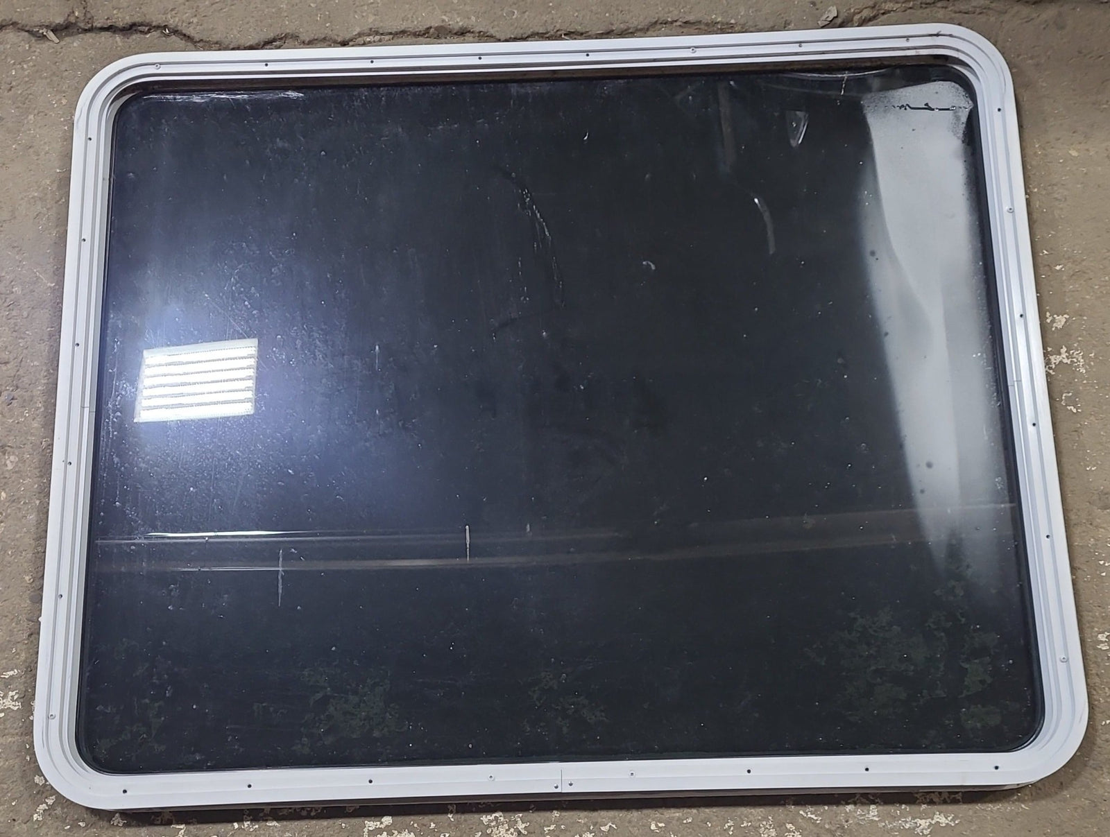 White Radius Non Opening Window : 50 1/4