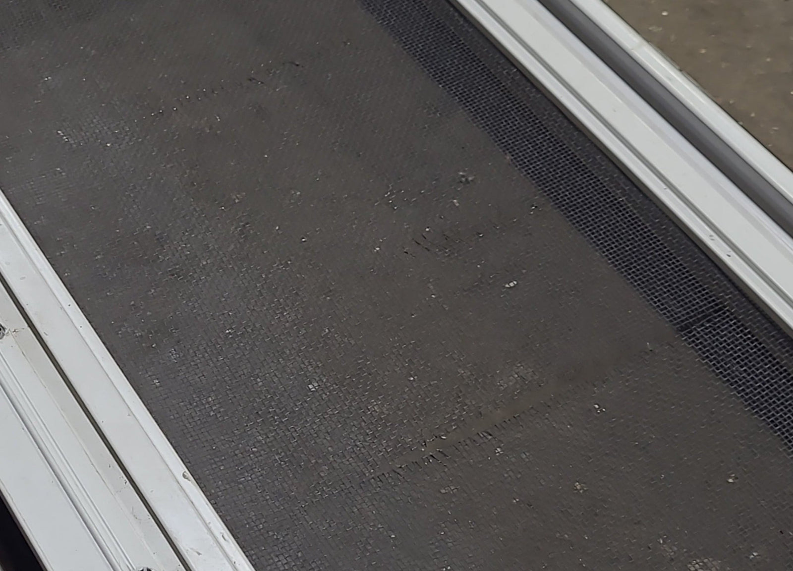 White Radius Opening Window : 17 1/2
