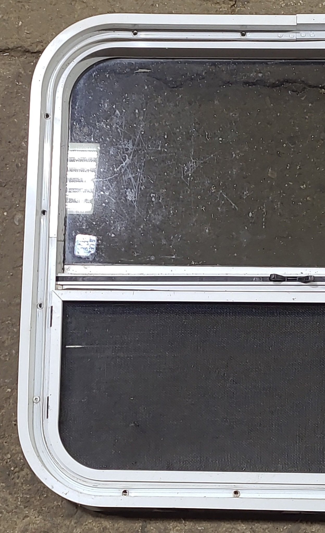 White Radius Opening Window : 23 1/2