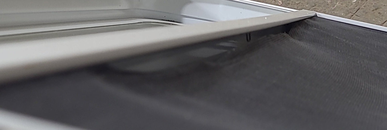 White Radius Opening Window : 35 1/4